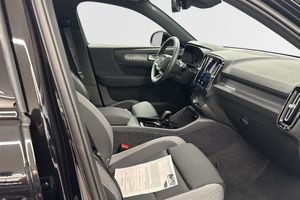 Volvo EX40 bild 4