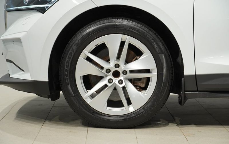Skoda Enyaq bild 3