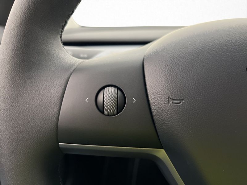 Tesla Model 3 bild 31