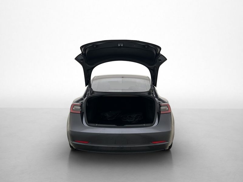 Tesla Model 3 bild 14