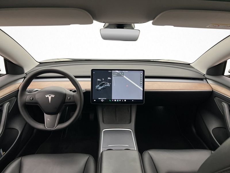 Tesla Model 3 bild 17