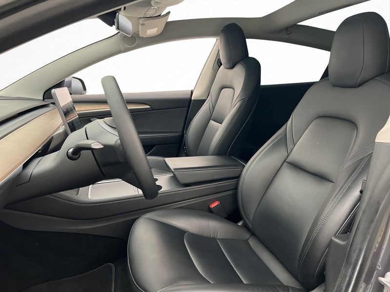Tesla Model 3 bild 19