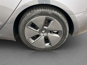 Tesla Model 3 bild 35
