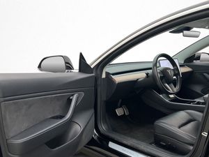 Tesla Model 3 bild 18