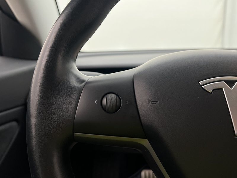 Tesla Model 3 bild 30