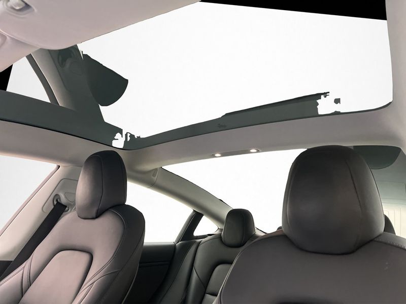 Tesla Model 3 bild 20