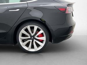 Tesla Model 3 bild 32