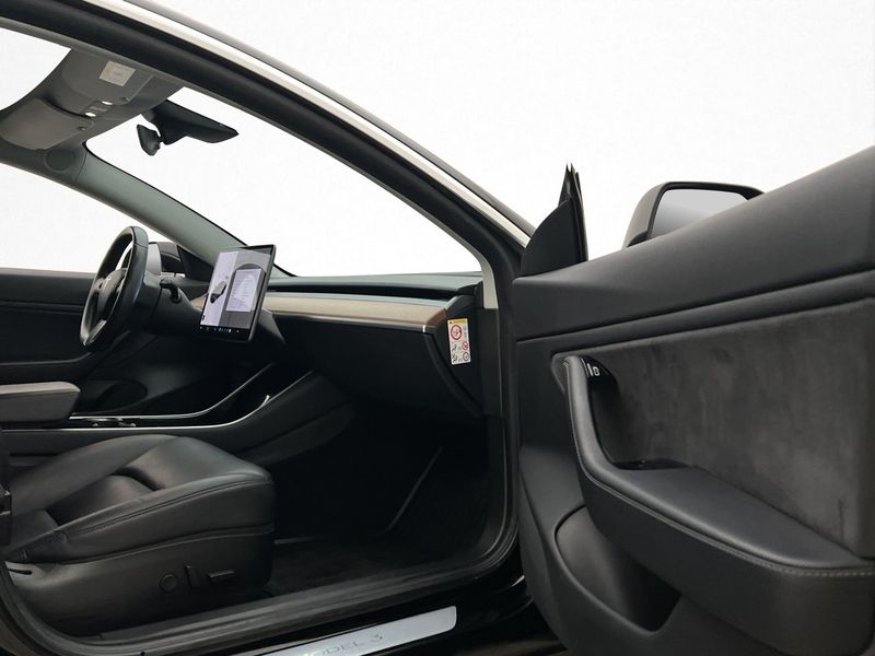 Tesla Model 3 bild 12