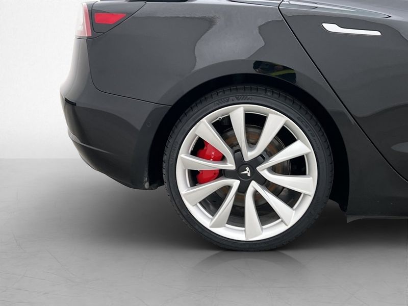 Tesla Model 3 bild 33