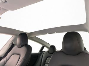 Tesla Model 3 bild 20