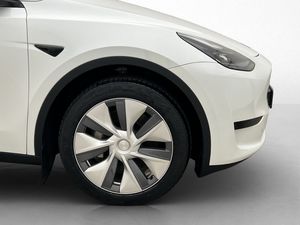 Tesla Model Y bild 36