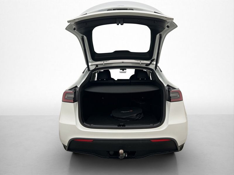 Tesla Model Y bild 31