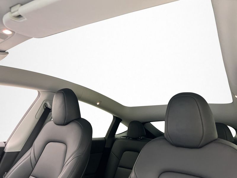 Tesla Model Y bild 19