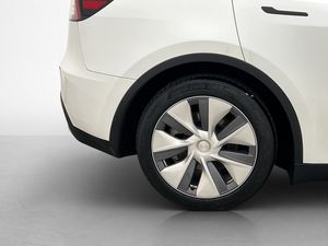 Tesla Model Y bild 35