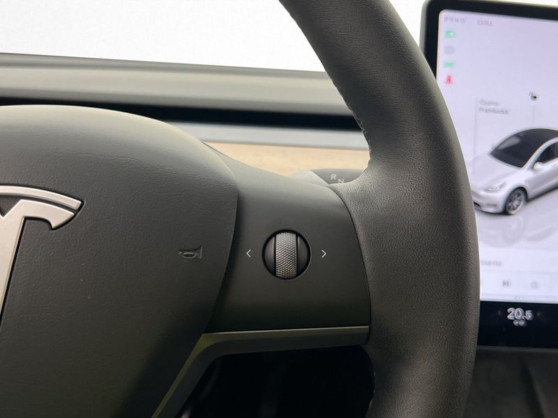Tesla Model Y bild 21