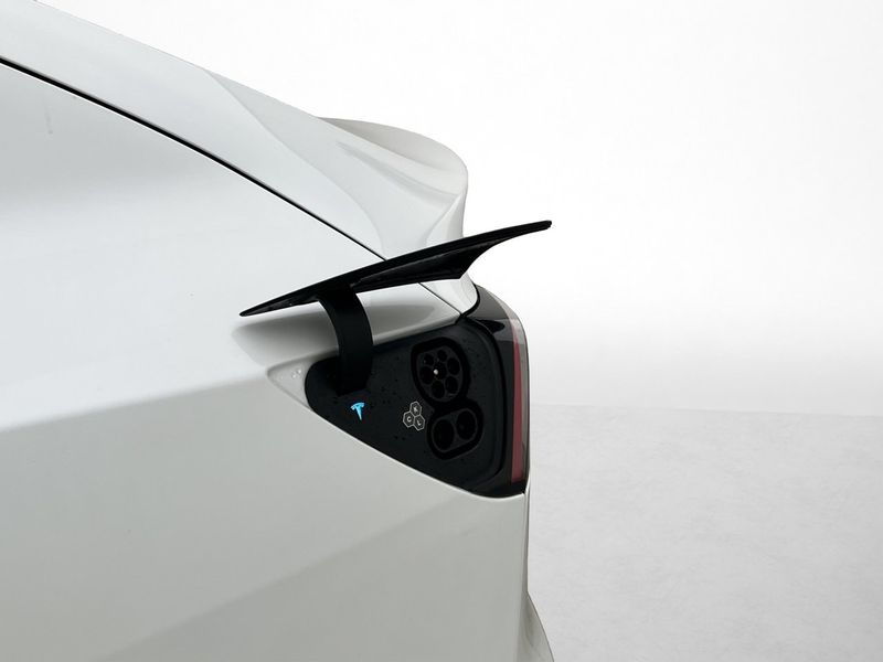 Tesla Model Y bild 32