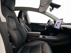 Tesla Model Y bild 16