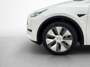 Tesla Model Y bild 33