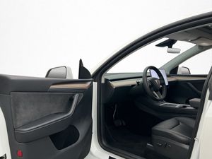 Tesla Model Y bild 12