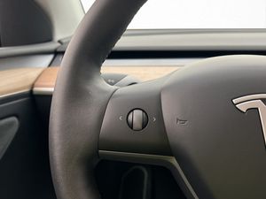 Tesla Model Y bild 20