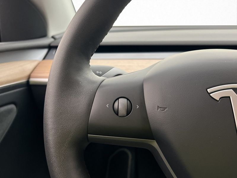 Tesla Model Y bild 20