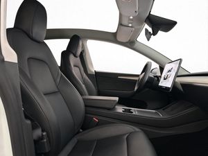 Tesla Model Y bild 15