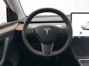 Tesla Model Y bild 22