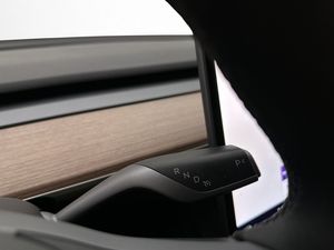 Tesla Model Y bild 26
