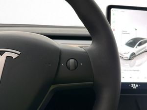 Tesla Model Y bild 35