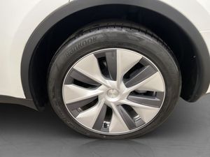 Tesla Model Y bild 32