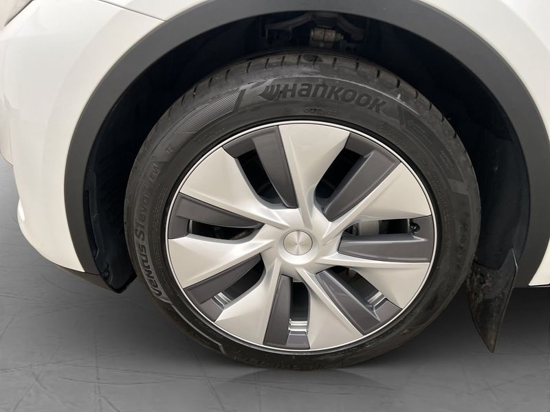 Tesla Model Y bild 31