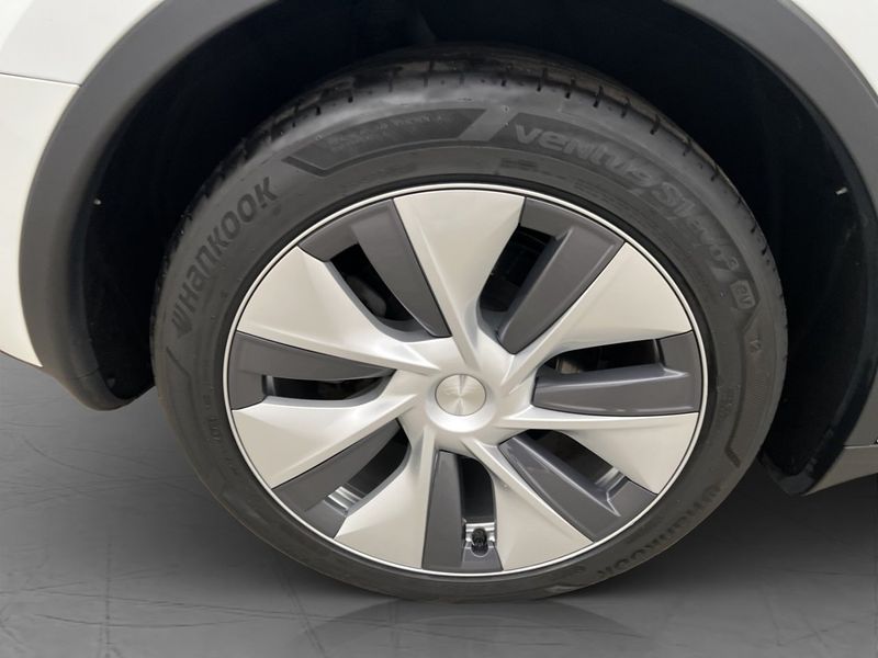 Tesla Model Y bild 33