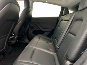 Tesla Model Y bild 16