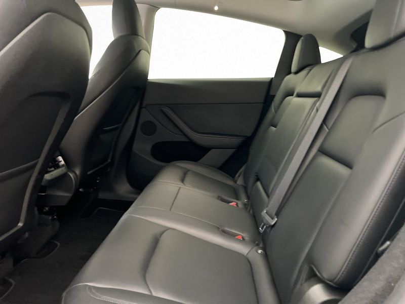 Tesla Model Y bild 16
