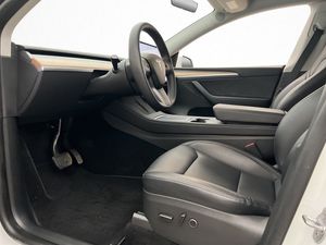 Tesla Model Y bild 12