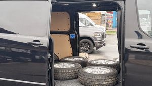 Ford Custom bild 10