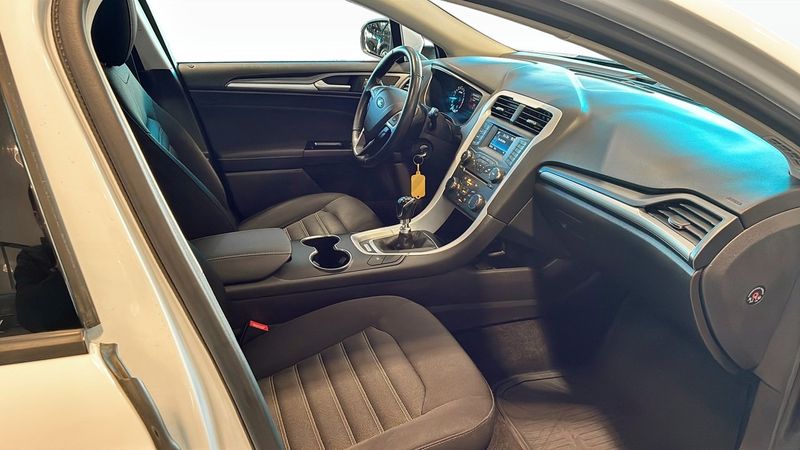 Ford Mondeo bild 3