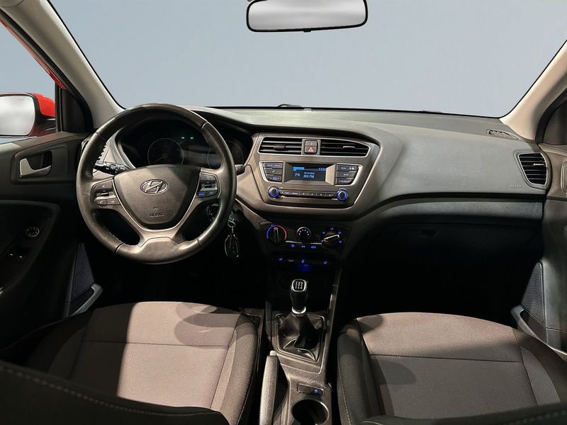 Hyundai i20 bild 8