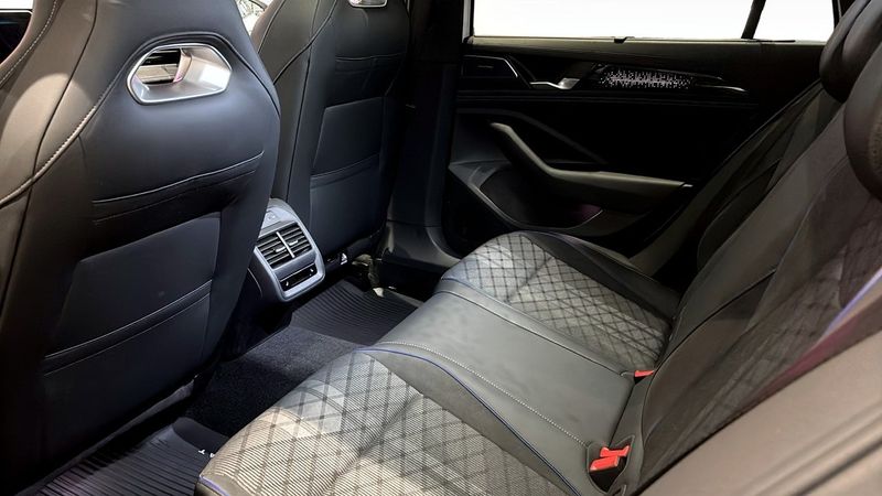 Volkswagen Passat bild 13