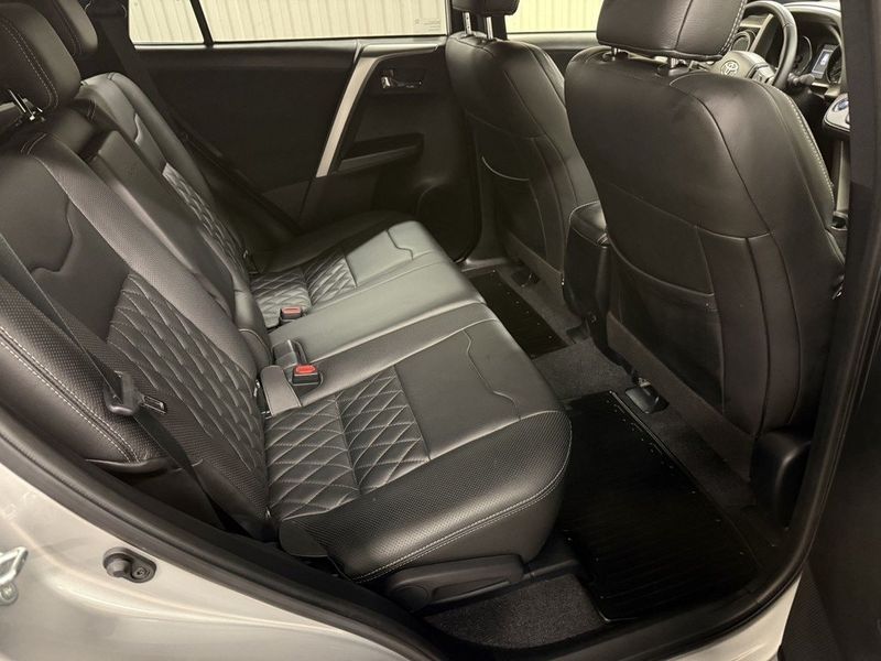 Toyota RAV4 bild 12