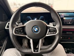 BMW 330 bild 5