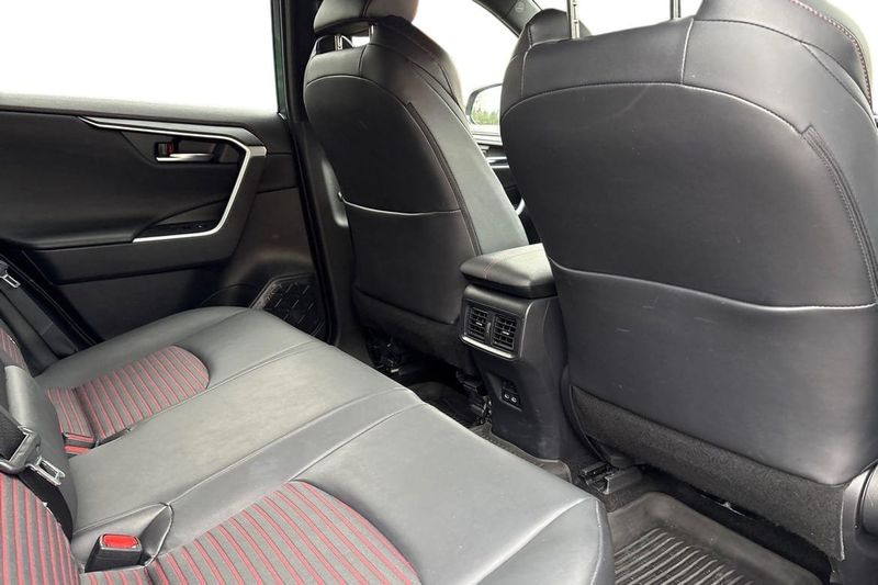 Toyota RAV4 bild 9