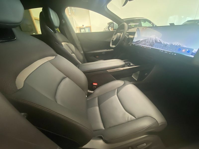 Mazda CX-6e bild 12