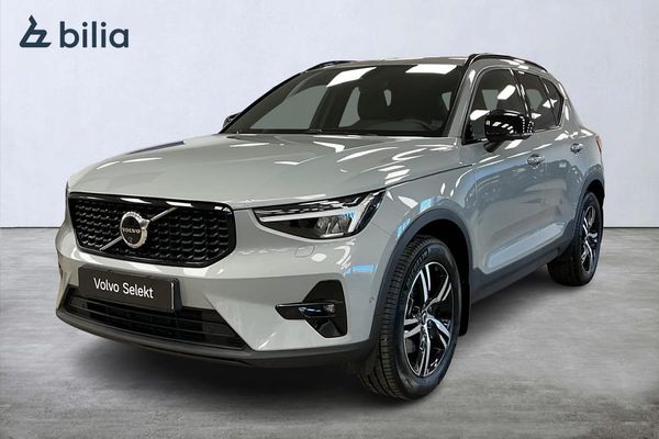 Volvo XC40 B3 FWD Bensin Plus Dark - 2025