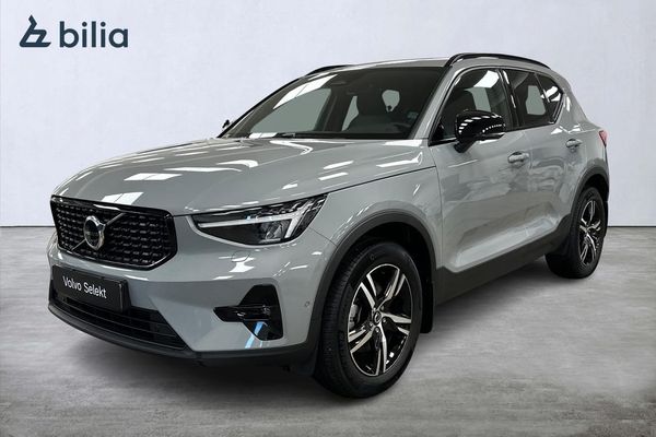 Volvo XC40 B3 FWD Bensin Plus Dark - 2025