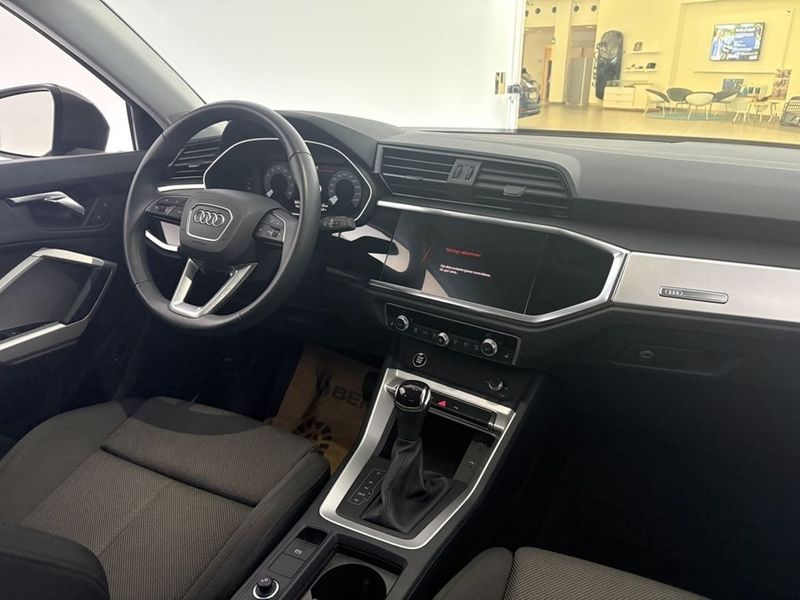 Audi Q3 bild 14