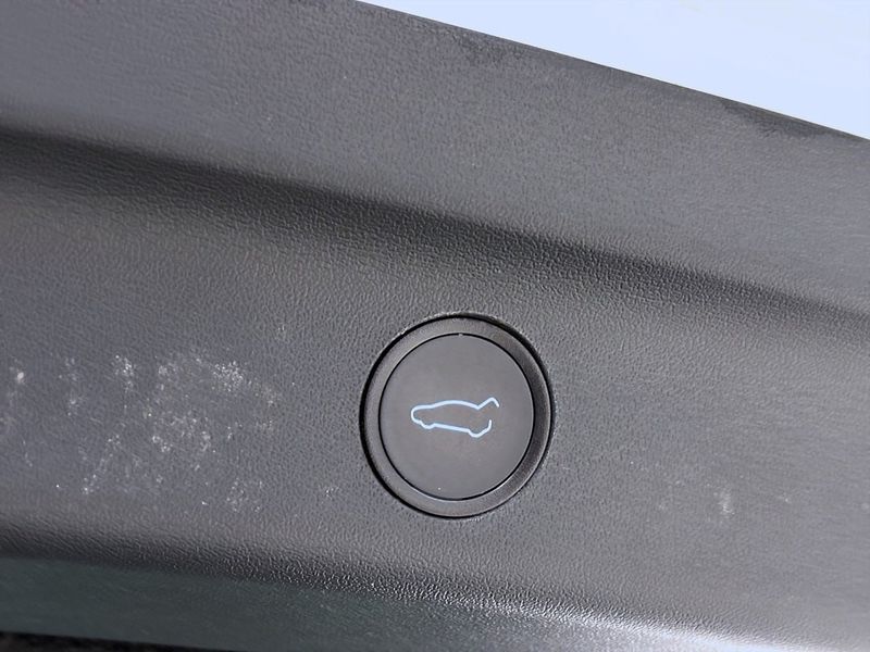Tesla Model Y bild 13