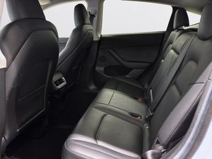 Tesla Model Y bild 10