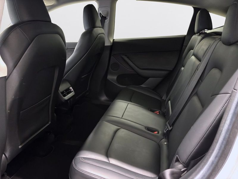 Tesla Model Y bild 10
