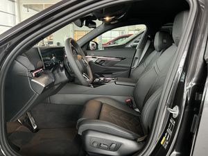 BMW i5 bild 5